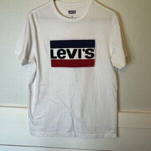 Levis Shirt Men's White Size Medium Raised‎ 3D Graphic T Shirt Cotton Blend